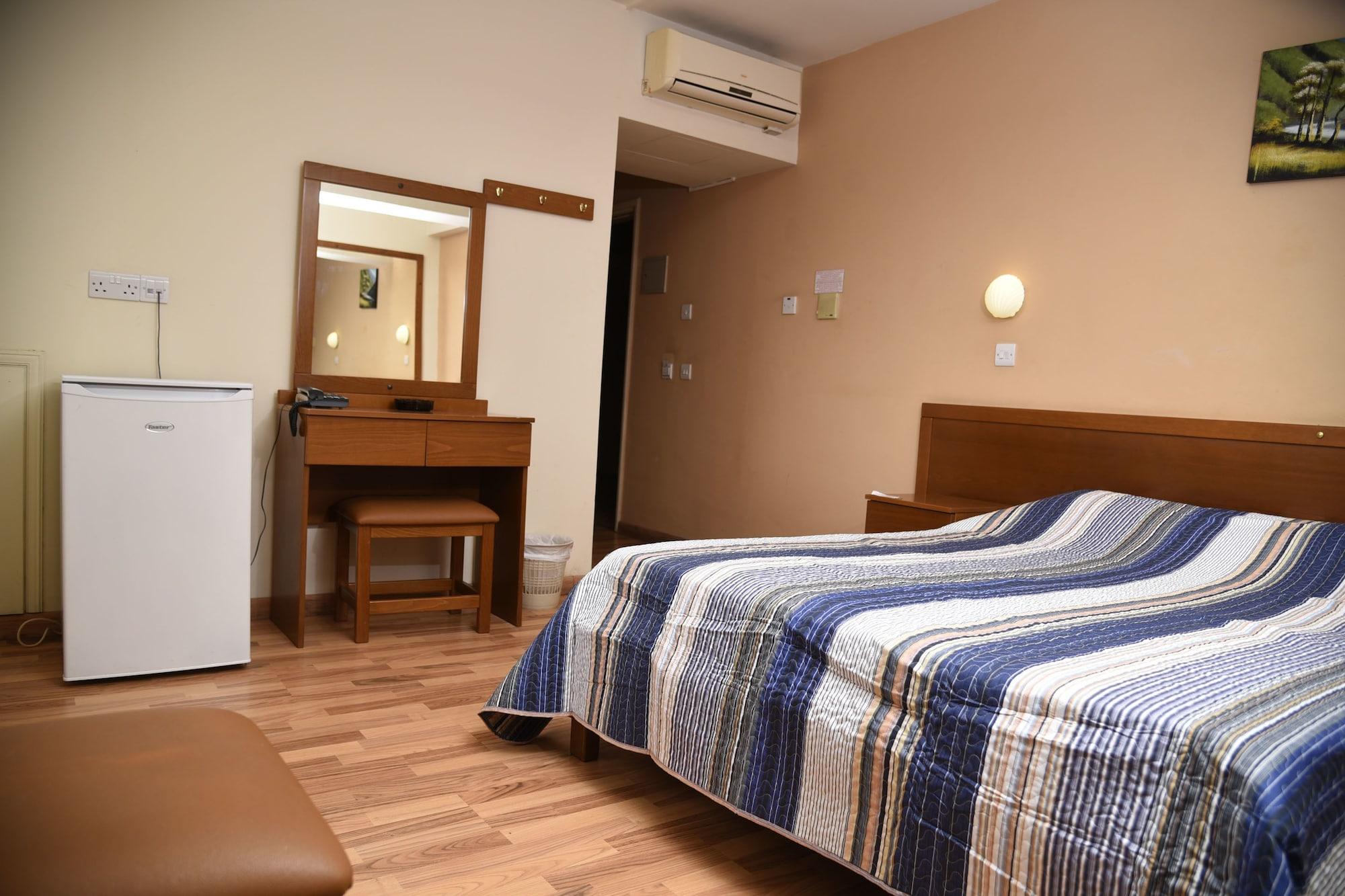 Elysso Hotel ลาร์นาคา ภายนอก รูปภาพ