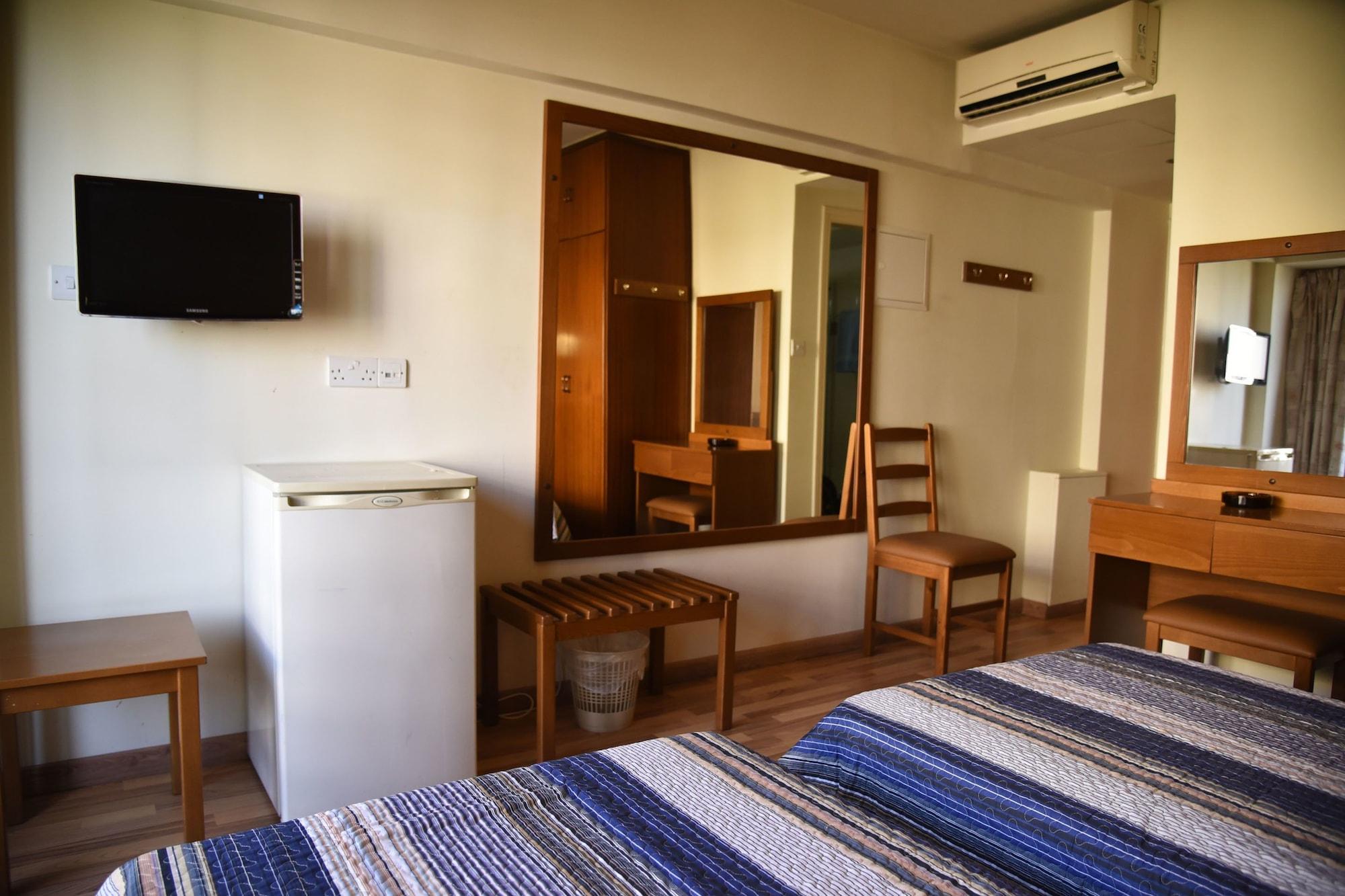 Elysso Hotel ลาร์นาคา ภายนอก รูปภาพ