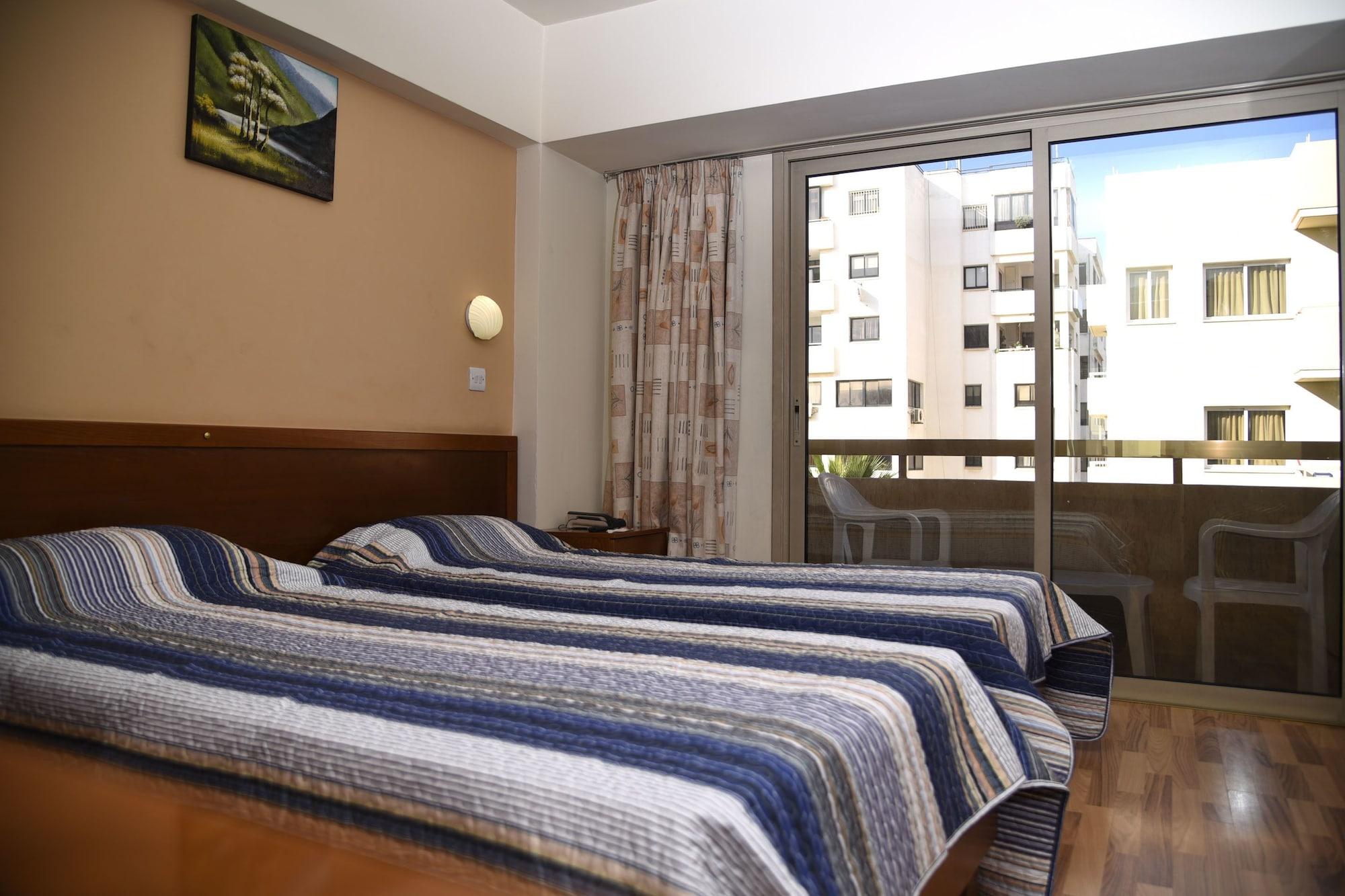 Elysso Hotel ลาร์นาคา ภายนอก รูปภาพ