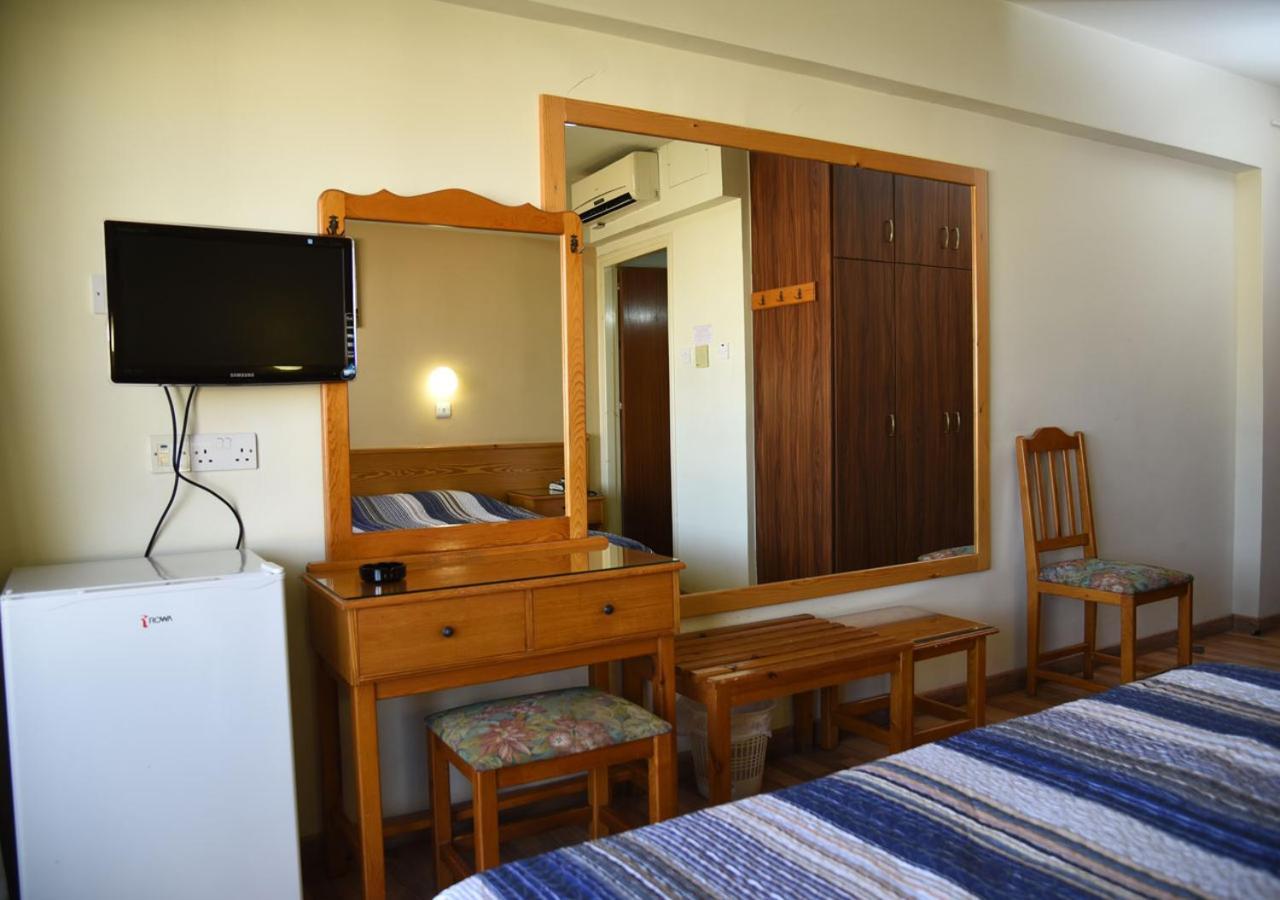 Elysso Hotel ลาร์นาคา ภายนอก รูปภาพ
